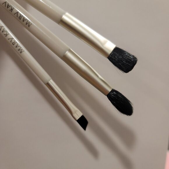 Vintage Mary Kay Signature 3 Piece Travel Brushes Cosmetic Makeup Tools New - Picture 5 of 5